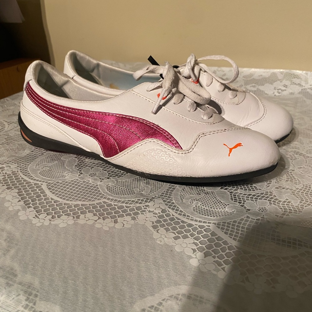 Rare Women’s Puma Ballerina Sneakers Size 8